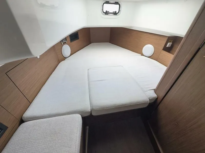 Slide: The Image of 0005586846 - 5962034