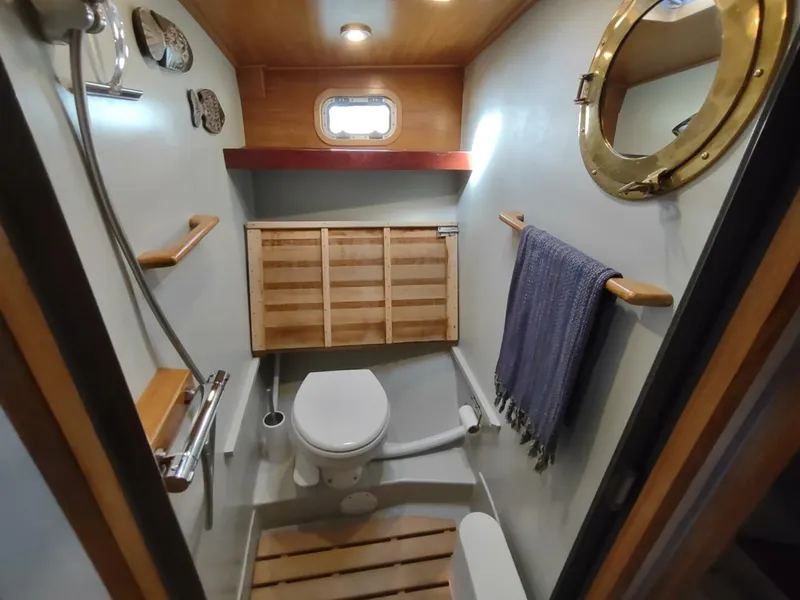 Slide: The Image of Cascade 42 1988 - 5962150