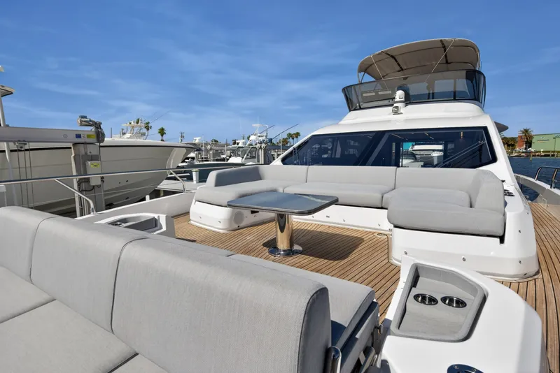 Slide: The Image of Azimut S7 2026 - 7227130