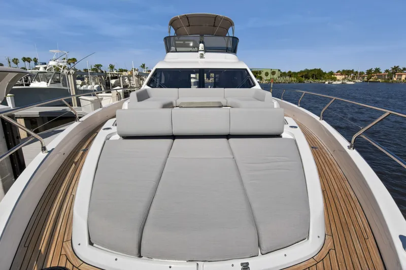 Slide: The Image of Azimut S7 2026 - 7227134