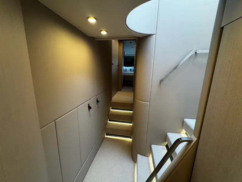 Slide: The Image of Azimut S7 2026 - 6084685