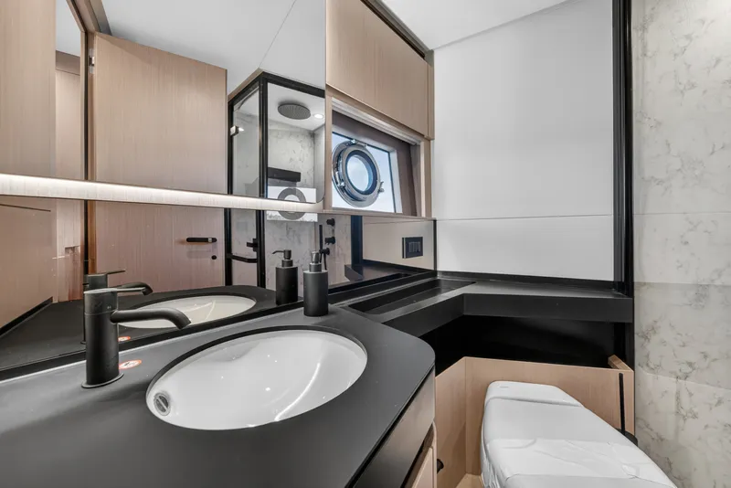 Slide: The Image of Azimut S7 2026 - 7227170