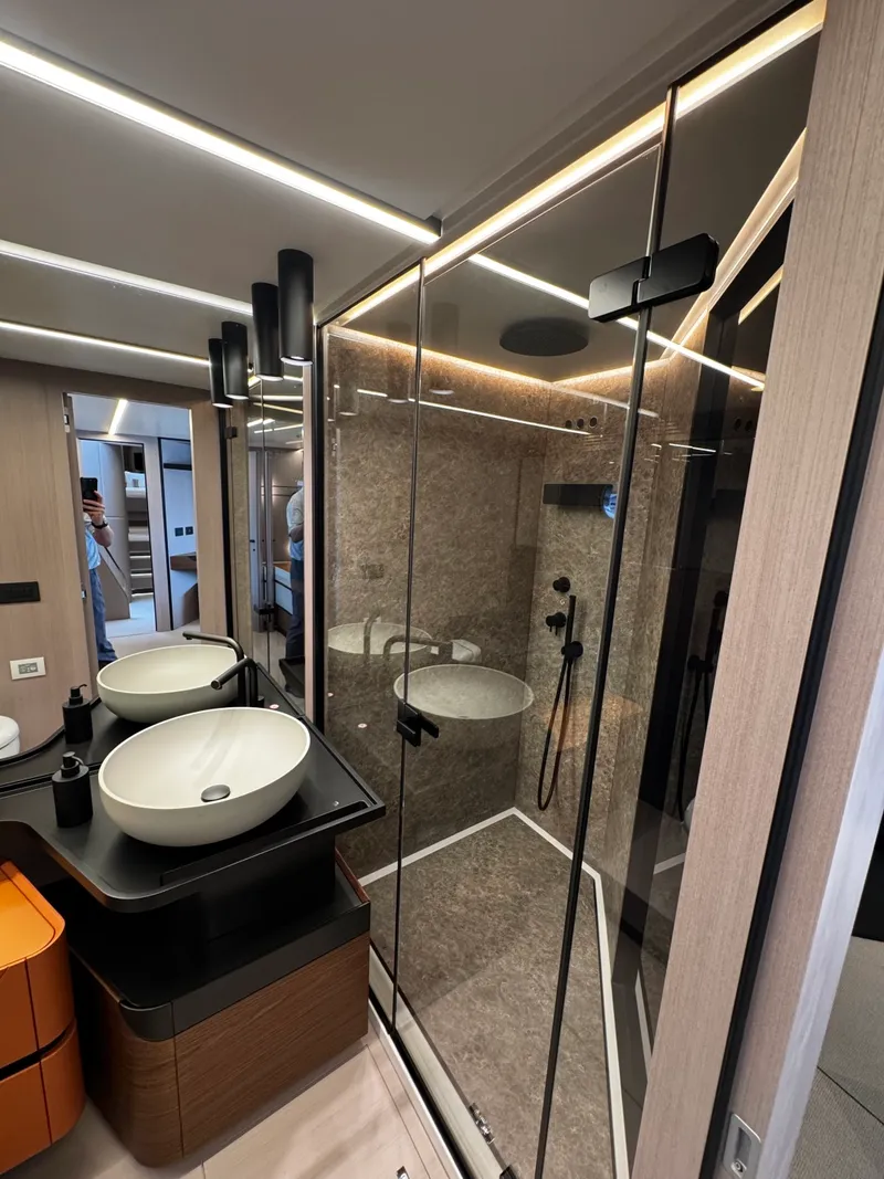 Slide: The Image of Azimut S7 2026 - 6084700