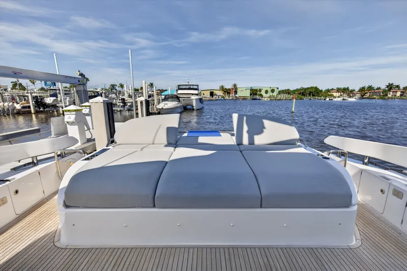 Slide: The Image of Azimut S7 2026 - 7227118