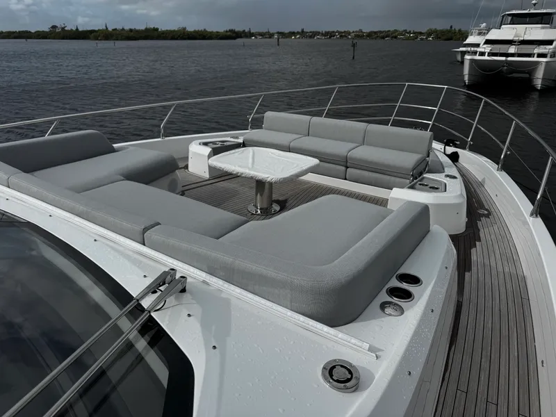 Slide: The Image of Azimut S7 2026 - 6084702