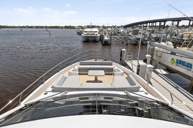 Slide: The Image of Azimut S7 2026 - 7227111