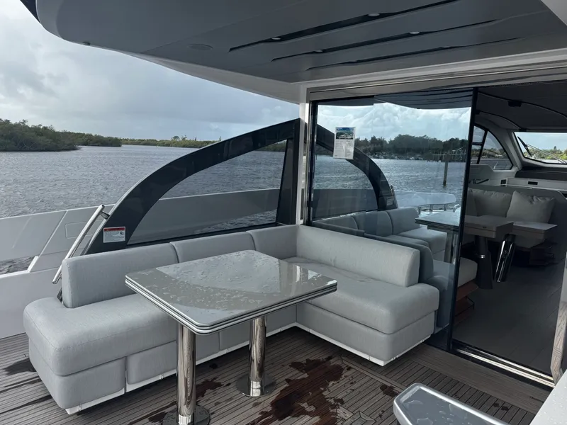 Slide: The Image of Azimut S7 2026 - 6084660