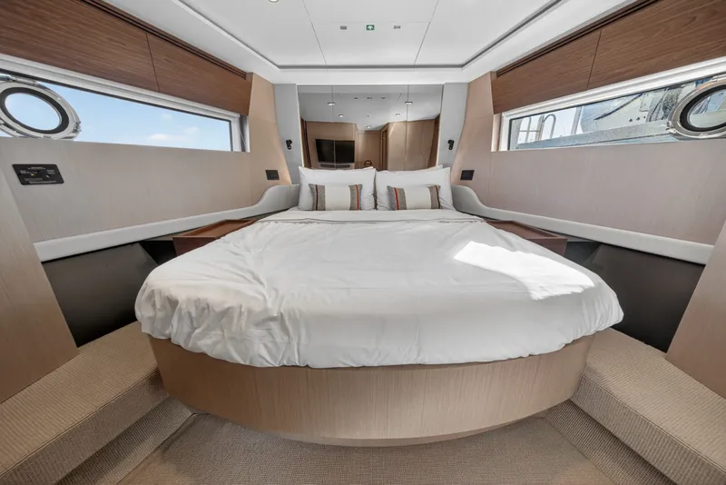 Slide: The Image of Azimut S7 2026 - 7227174