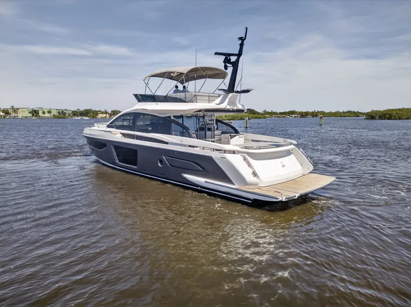 Slide: The Image of Azimut S7 2026 - 7227087