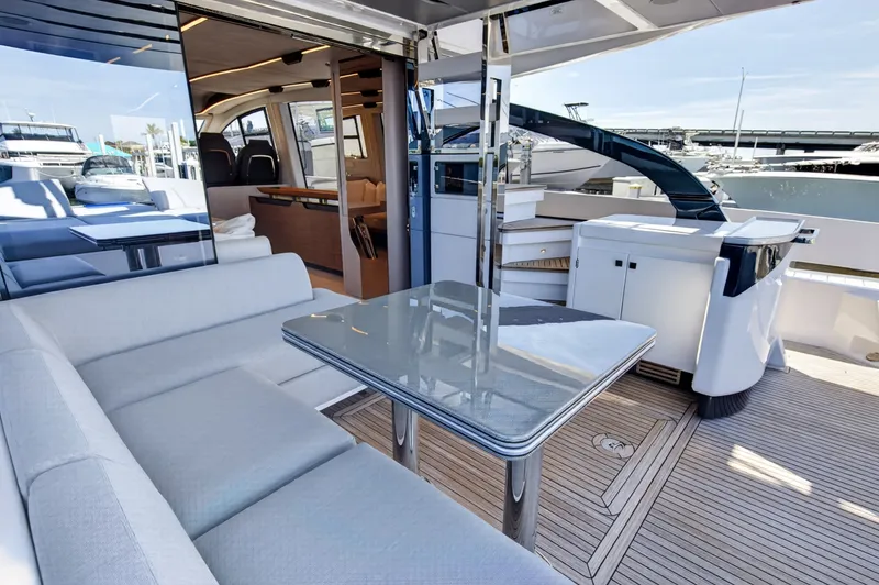 Slide: The Image of Azimut S7 2026 - 7227120