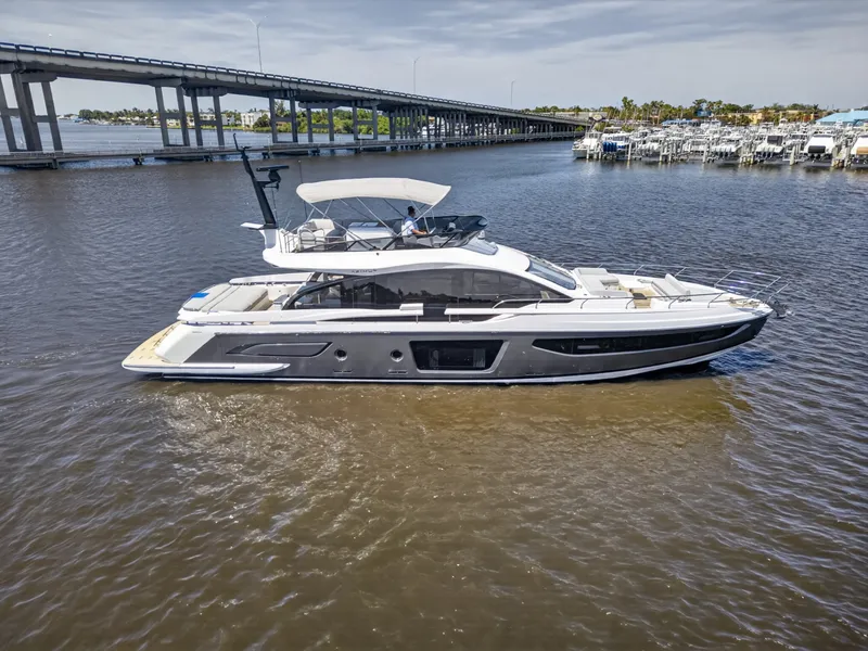 Slide: The Image of Azimut S7 2026 - 7227093
