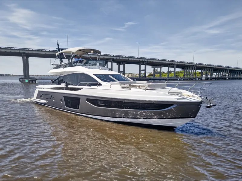 Slide: The Image of Azimut S7 2026 - 7227095