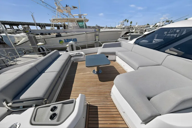 Slide: The Image of Azimut S7 2026 - 7227128