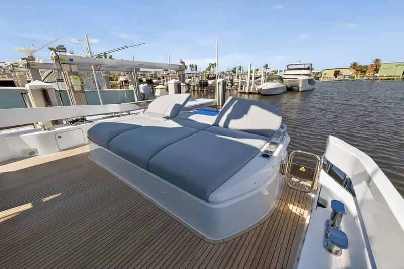 Slide: The Image of Azimut S7 2026 - 7227117