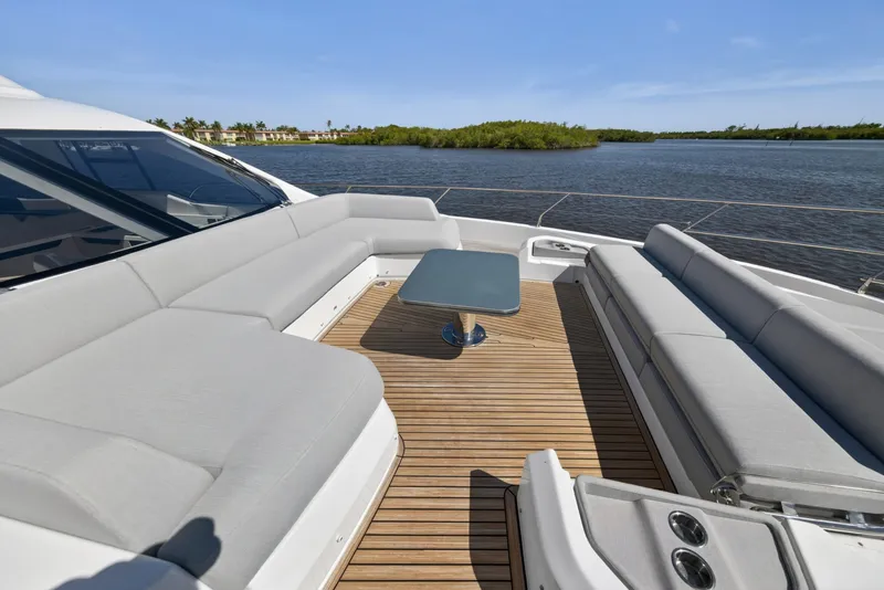 Slide: The Image of Azimut S7 2026 - 7227129