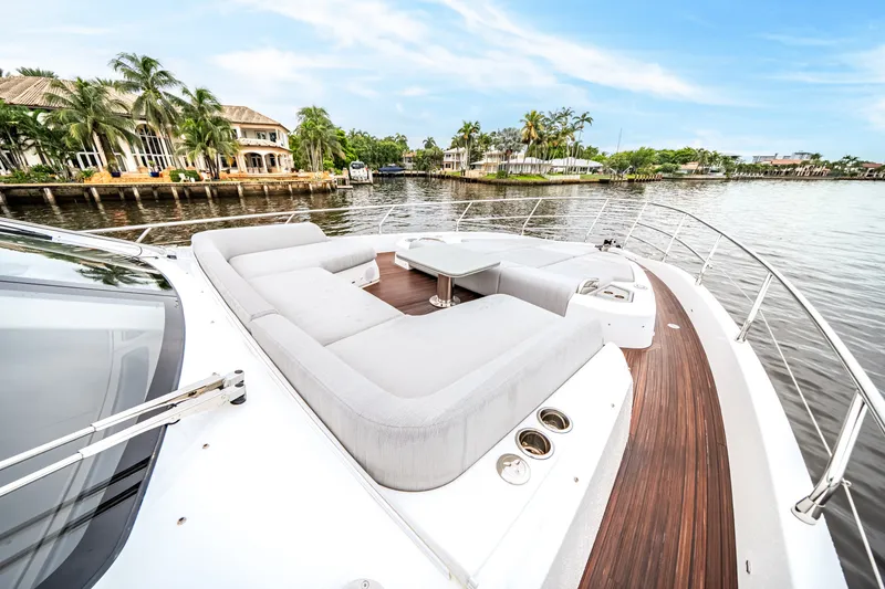 Slide: The Image of Azimut S7 2026 - 8065480