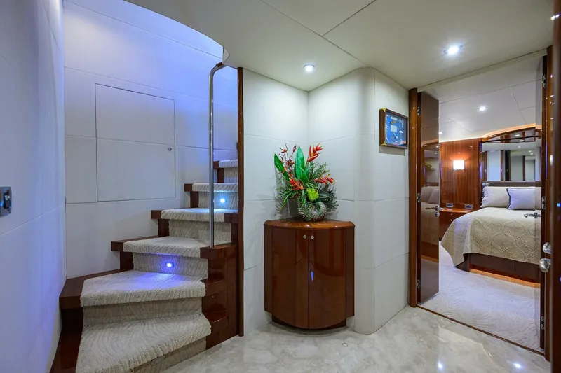 Slide: The Image of Lazzara 80 WILLYN - Lower Foyer 2007 Lazzara 80 Flybridge Motoryacht WILLYN - 5962853