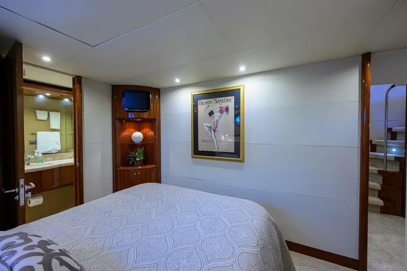 Slide: The Image of Lazzara 80 WILLYN - Port Guest Stateroom 2007 Lazzara 80 Flybridge Motoryacht WILLYN - 5962878