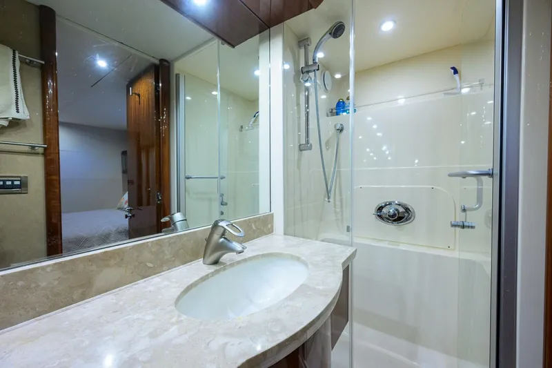 Slide: The Image of Lazzara 80 WILLYN - Starboard Guest Head 2007 Lazzara 80 Flybridge Motoryacht WILLYN - 5962884