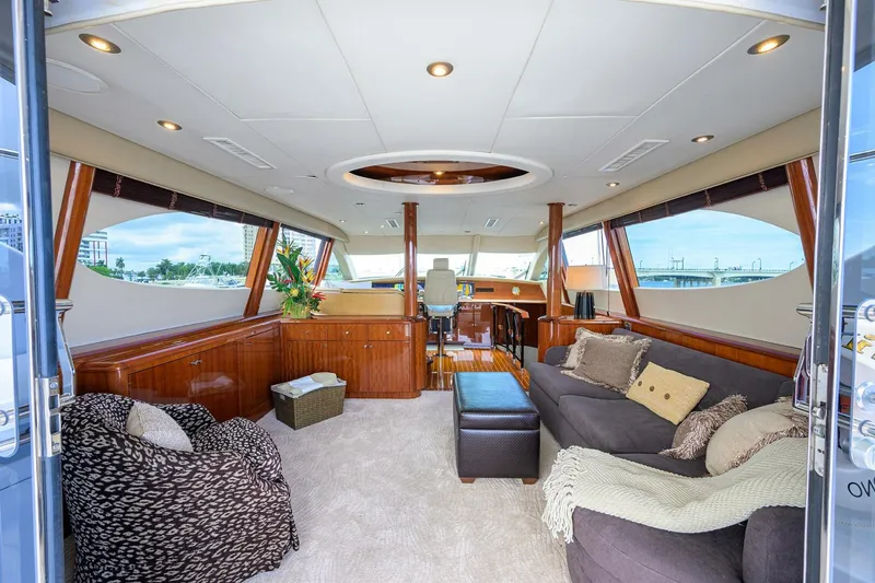 Slide: The Image of Lazzara 80 WILLYN - Enclosed Flybridge 2007 Lazzara 80 Flybridge Motoryacht WILLYN - 5964856