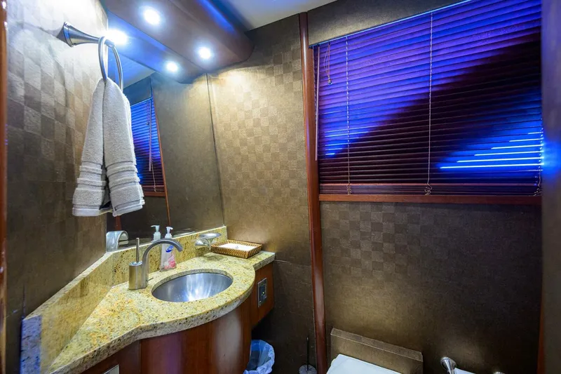 Slide: The Image of Lazzara 80 WILLYN - Day Head 2007 Lazzara 80 Flybridge Motoryacht WILLYN - 5962843