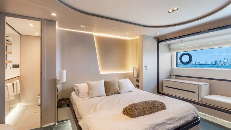 Slide: The Image of Azimut 78 FLY 2025 - 5963037