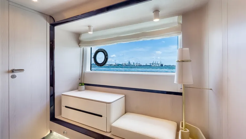 Slide: The Image of Azimut 78 FLY 2025 - 5963038