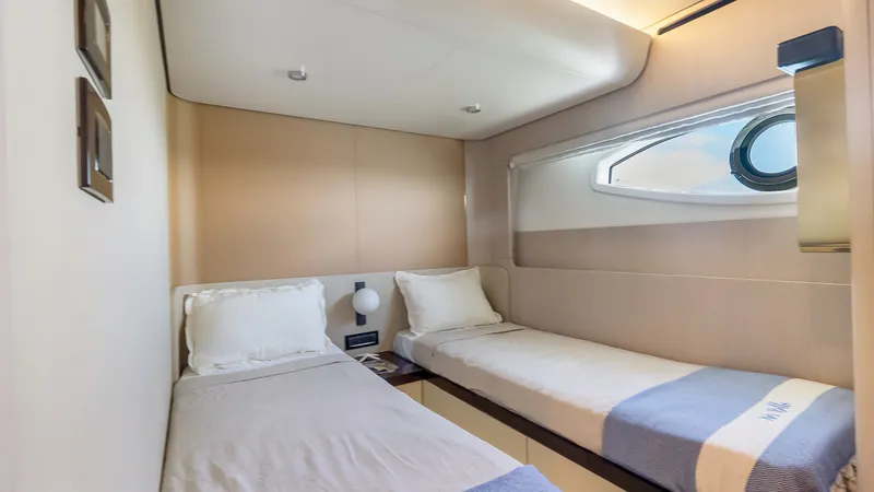 Slide: The Image of Azimut 78 FLY 2025 - 5963045