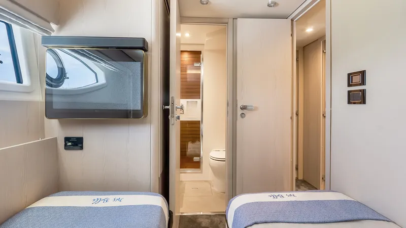 Slide: The Image of Azimut 78 FLY 2025 - 5963053