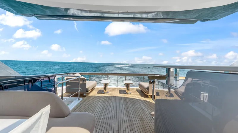 Slide: The Image of Azimut 78 FLY 2025 - 5963093