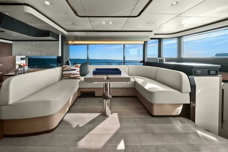 Slide: The Image of 2025 Absolute Navetta 53 - Salon - 6216169