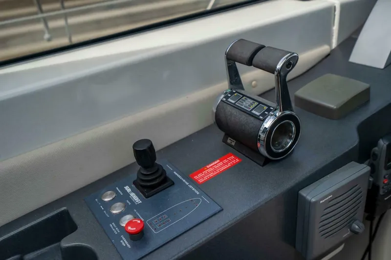 Slide: The Image of Azimut 68S 2007 - 5964186