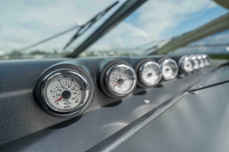 Slide: The Image of Azimut 68S 2007 - 5964190