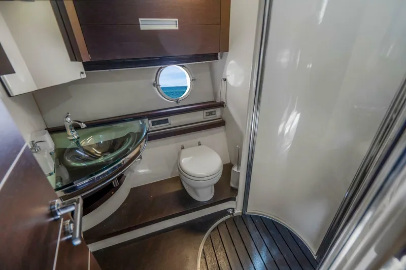 Slide: The Image of Azimut 68S 2007 - 5964213