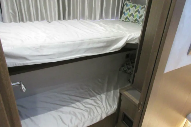 Slide: The Image of Galeon 470 Sky 2019 - 5964351