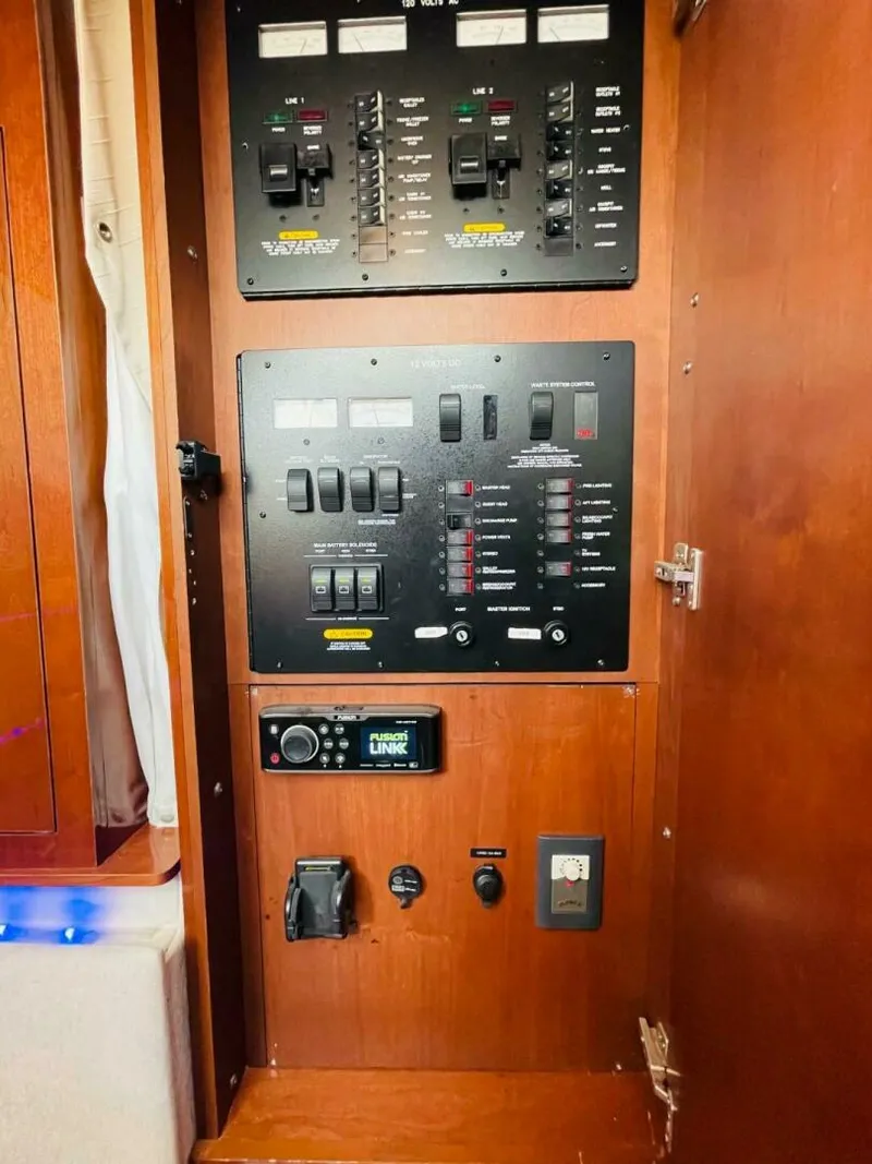 Slide: The Image of Sea Ray 450 Sundancer 2010 - 5964451