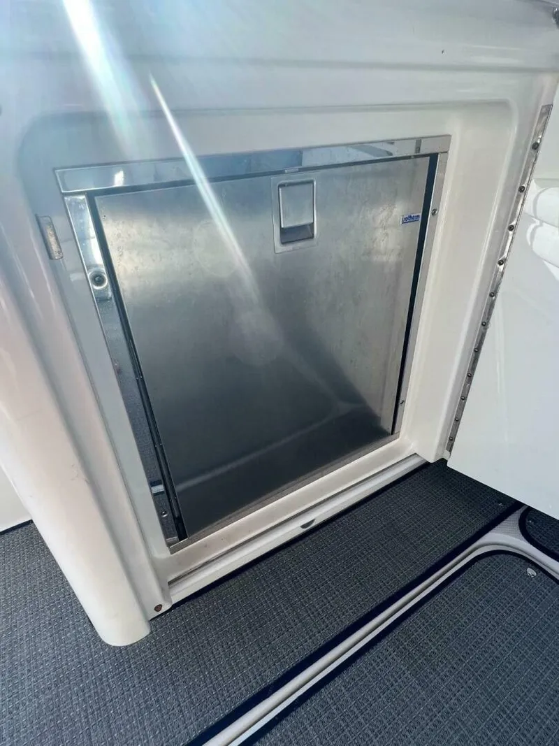 Slide: The Image of Sea Ray 410 Sundancer 2014 - 5964471