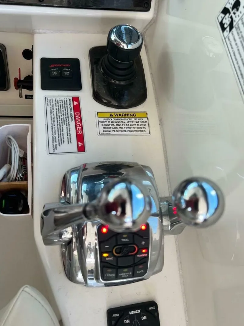 Slide: The Image of Sea Ray 410 Sundancer 2014 - 5964480