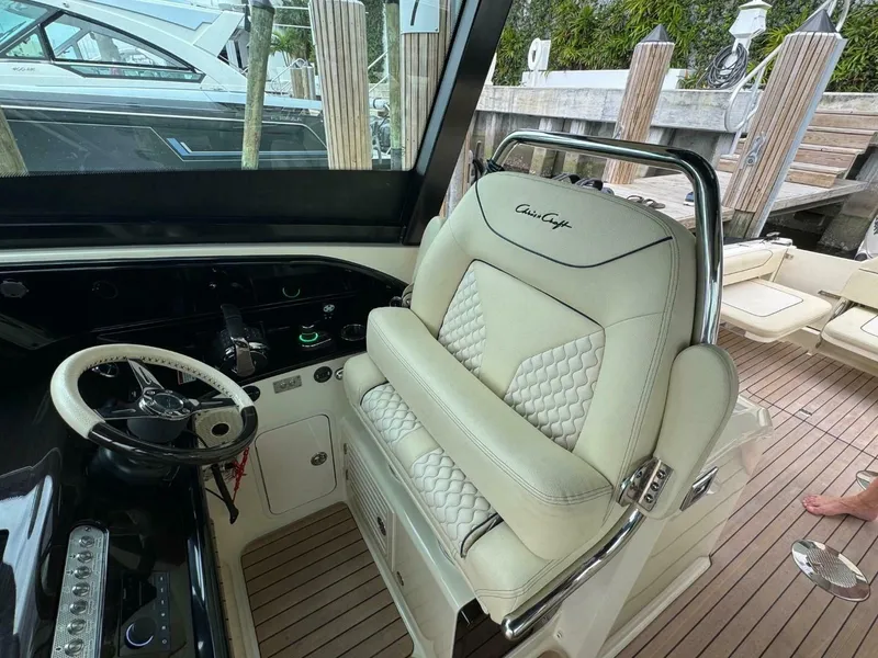 Slide: The Image of Chris-Craft Calypso 35 2022 - 5964564