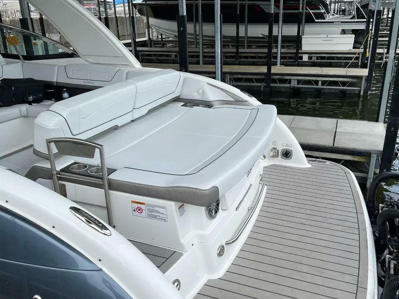 Slide: The Image of Formula 350 Crossover Bowrider 2020 - 5964572