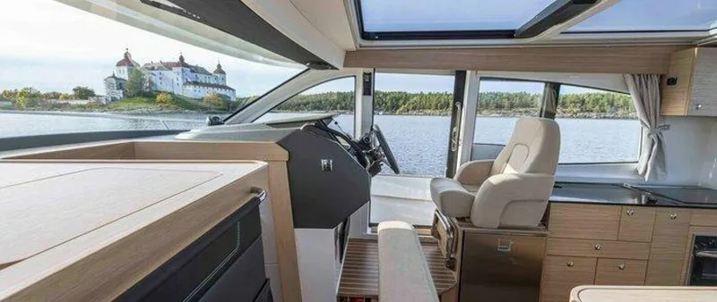 Slide: The Image of Nimbus 365 Coupe Helm 2026 Nimbus 365 Coupe - 5964987