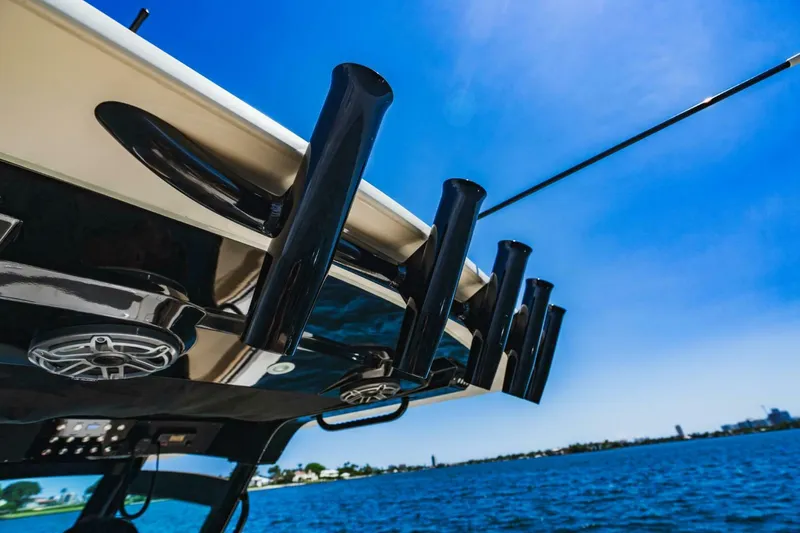 Slide: The Image of Scout 305 LXF 2022 - 5964641