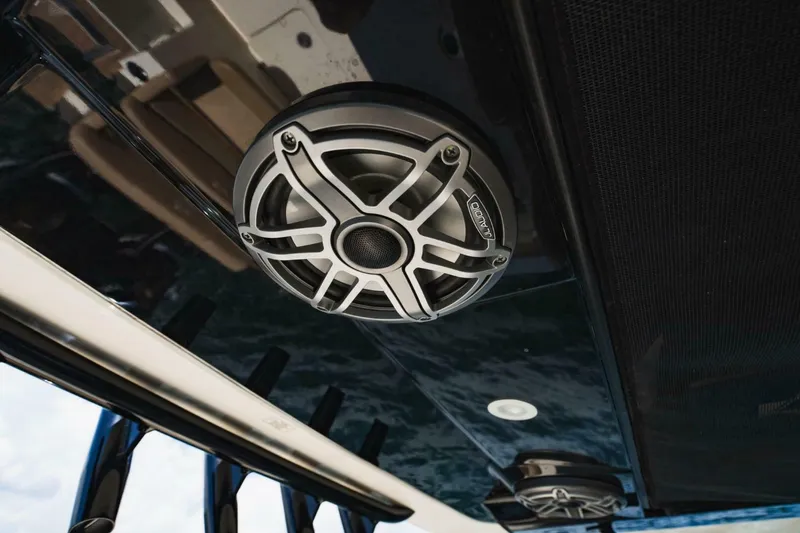 Slide: The Image of Scout 305 LXF 2022 - 5964642