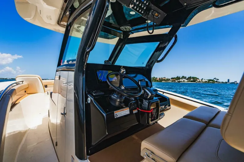 Slide: The Image of Scout 305 LXF 2022 - 5964648