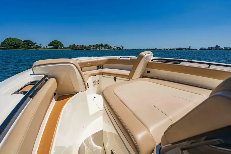 Slide: The Image of Scout 305 LXF 2022 - 5964652