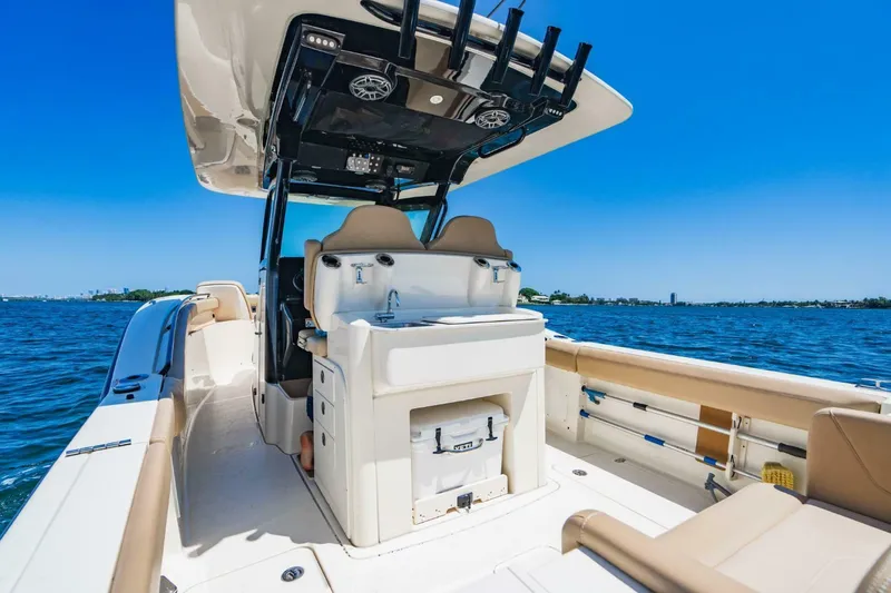 Slide: The Image of Scout 305 LXF 2022 - 5964639