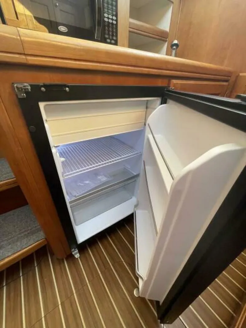 Slide: The Image of Mainship 34 2005 - 5983716