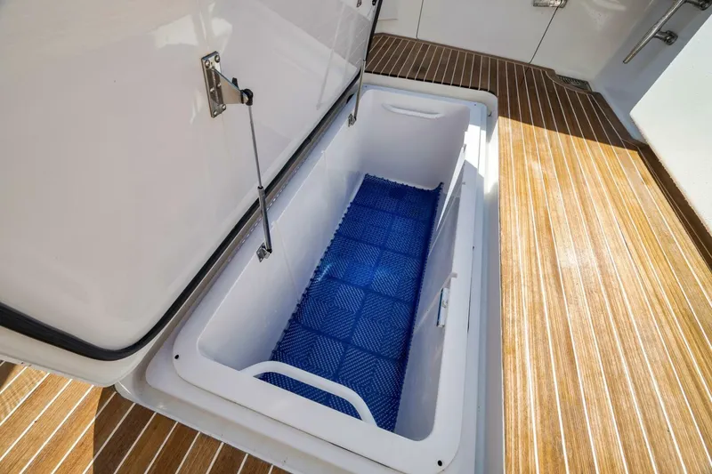 Slide: The Image of 2011 Viking 76 Enclosed Bridge- TEUSEAS- Cockpit - 5966544