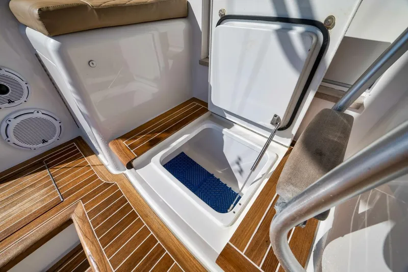 Slide: The Image of 2011 Viking 76 Enclosed Bridge- TEUSEAS- Cockpit - 5966557