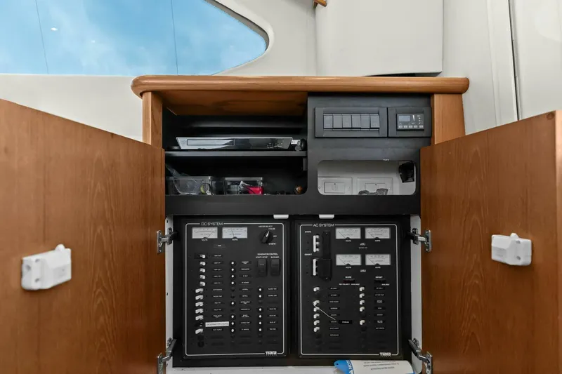 Slide: The Image of 2013 Tiara Yachts 3900 Convertible - 5965941